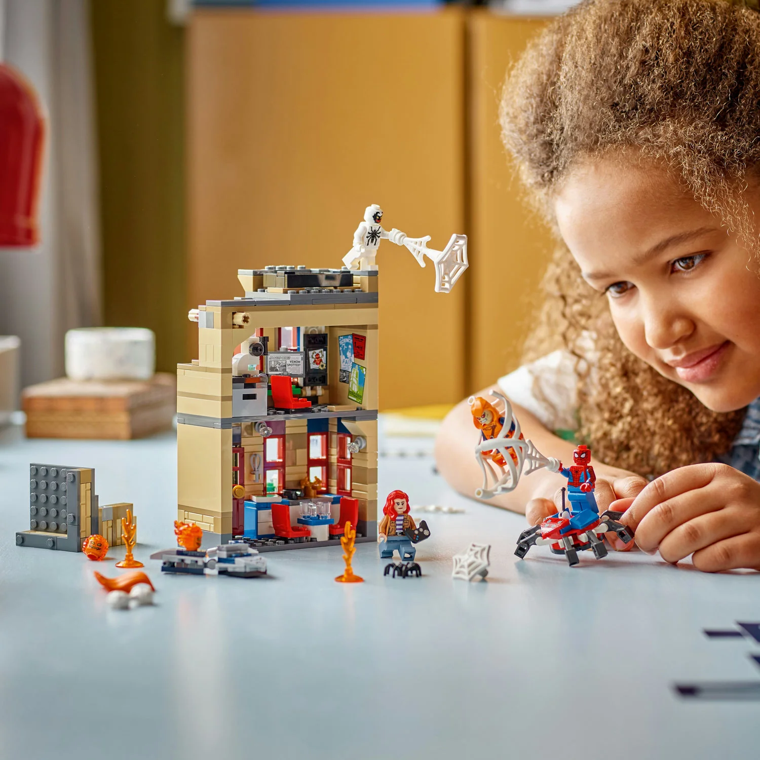 LEGO® Marvel Peter Parker’s Apartment