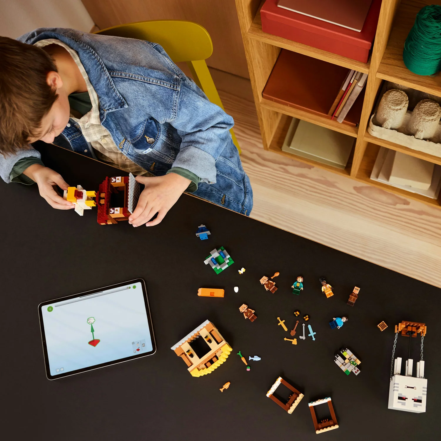 LEGO® Minecraft® The Ghast Balloon Village Attack