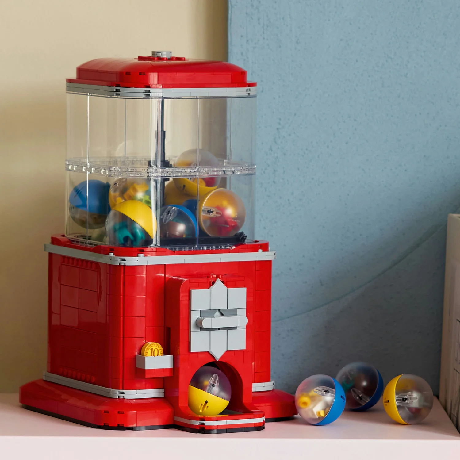 LEGO® Ideas Minifigure Vending Machine