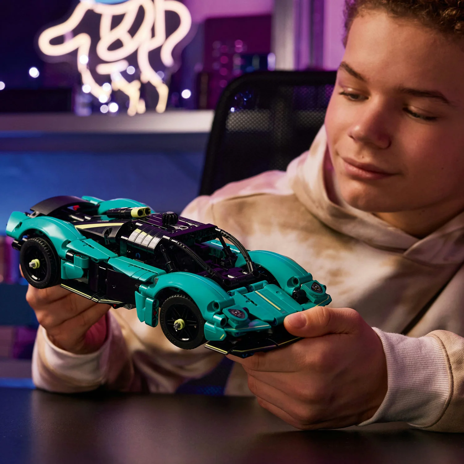 LEGO® Technic Aston Martin Valkyrie