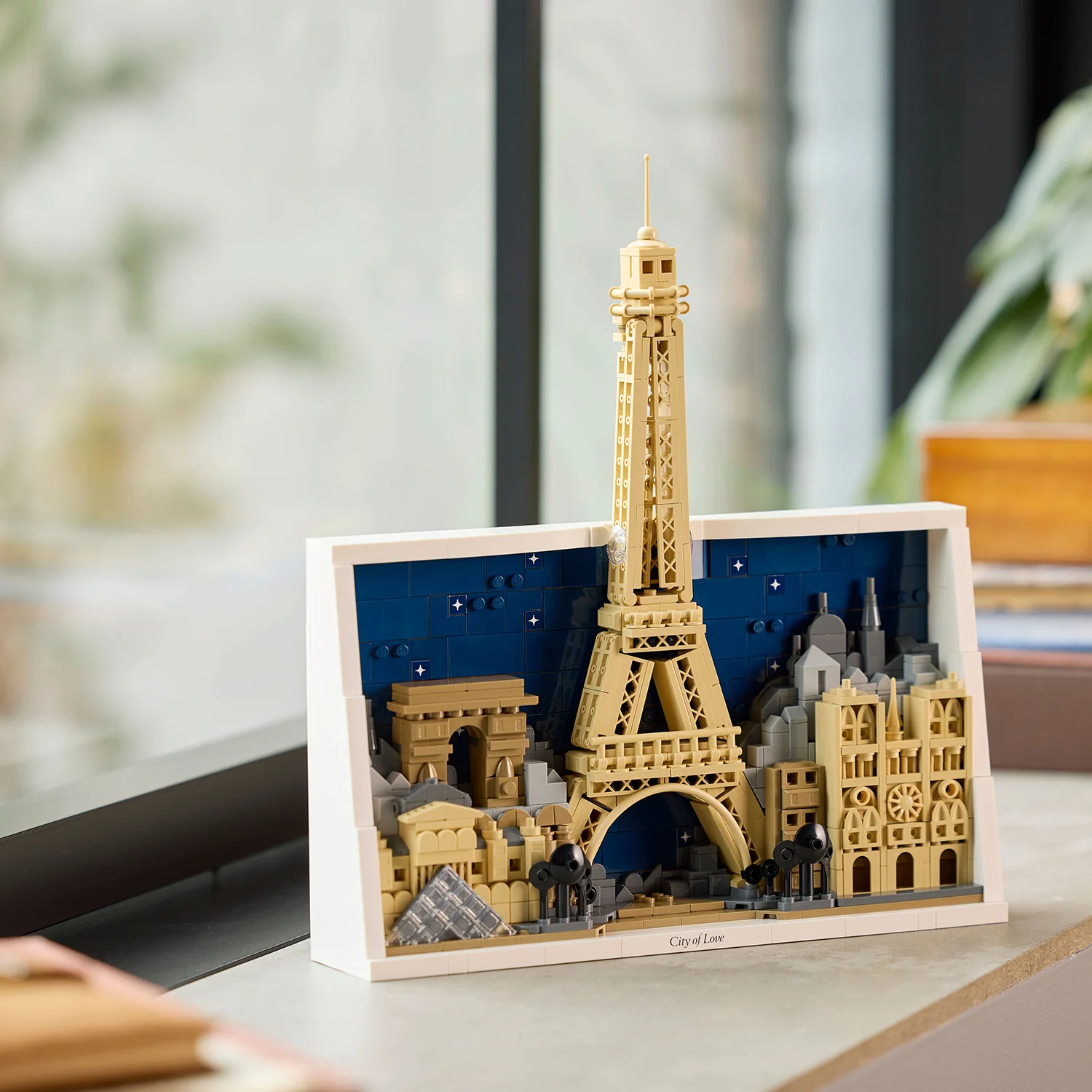 LEGO® Architecture Paris – City of Love