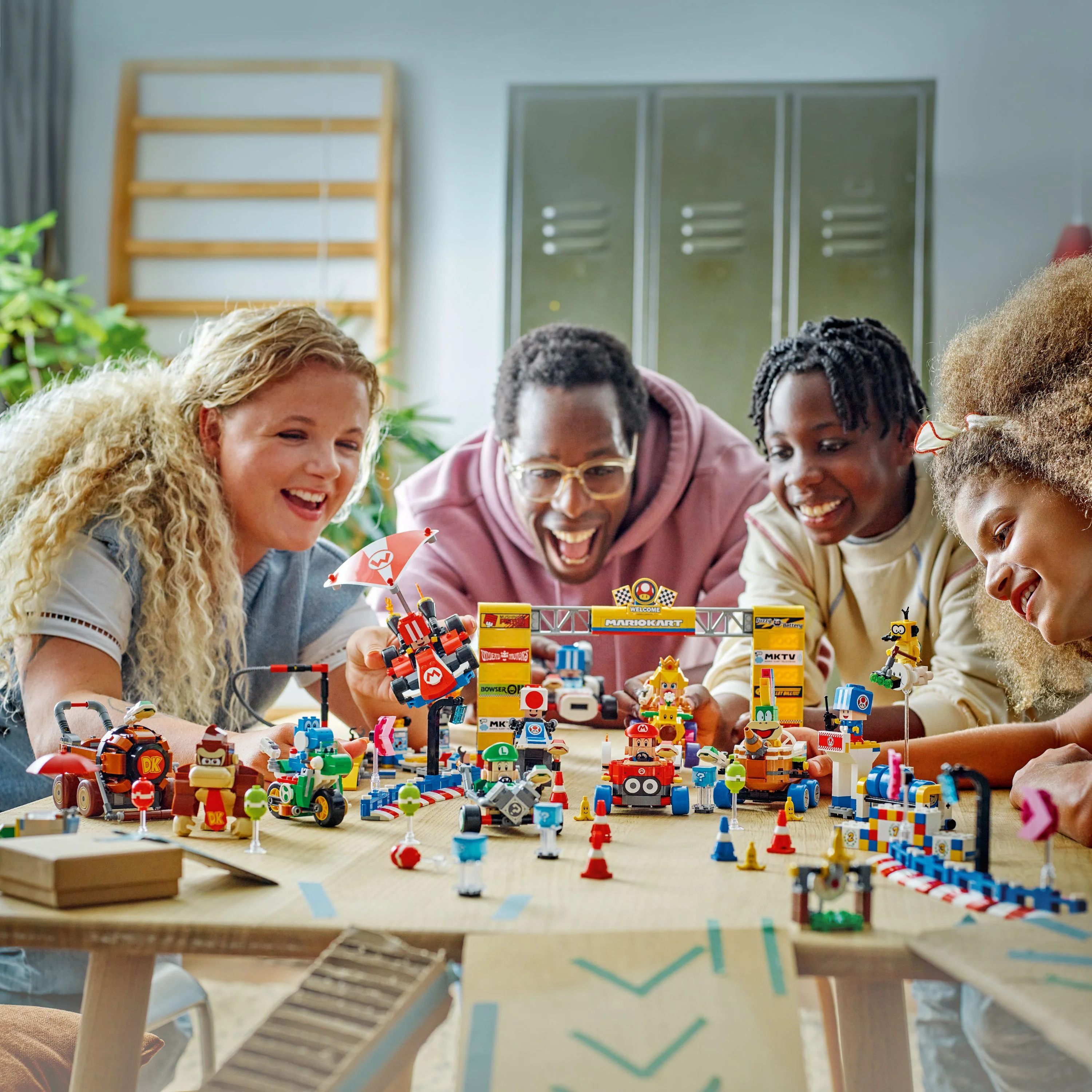 LEGO® Super Mario™: Mario Kart™ – Toad’s Garage