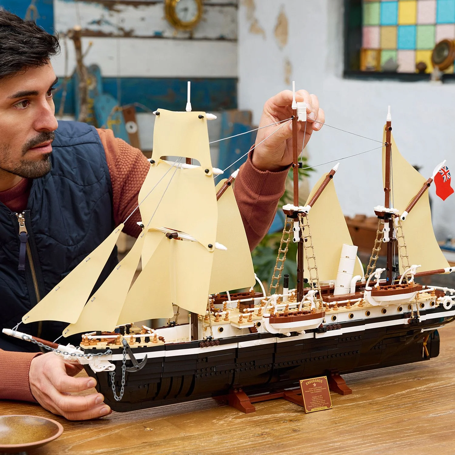 LEGO® ICONS™ The Endurance