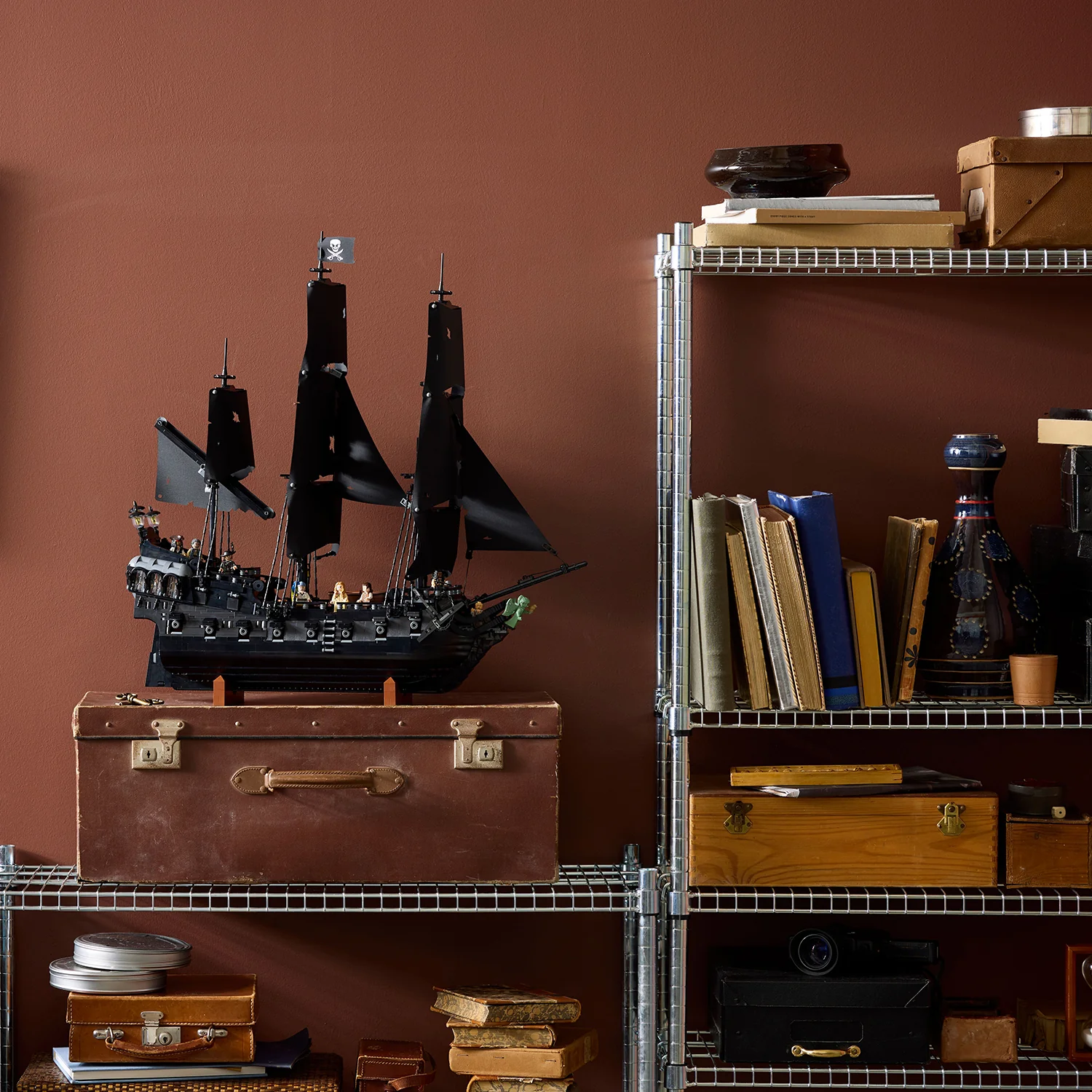 LEGO® ICONS™ Captain Jack Sparrow’s Pirate Ship