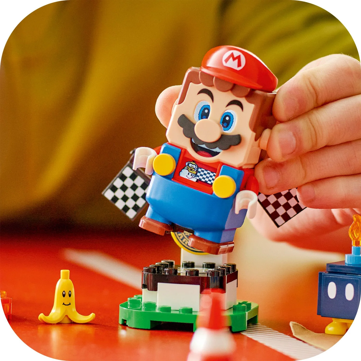 LEGO® Super Mario™: Mario Kart™ – Interactive LEGO® Mario™ & Standard Kart
