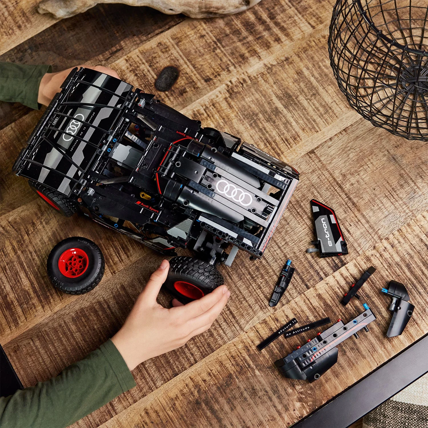 LEGO® TECHNIC™ Audi RS Q e-tron