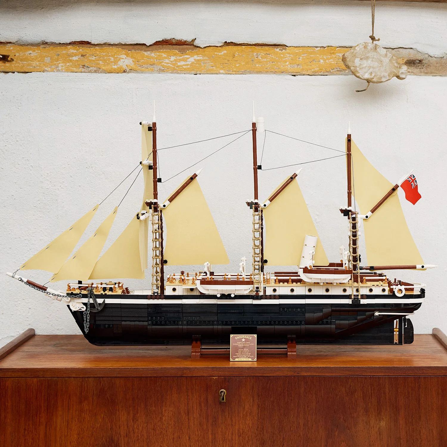 LEGO® ICONS™ The Endurance