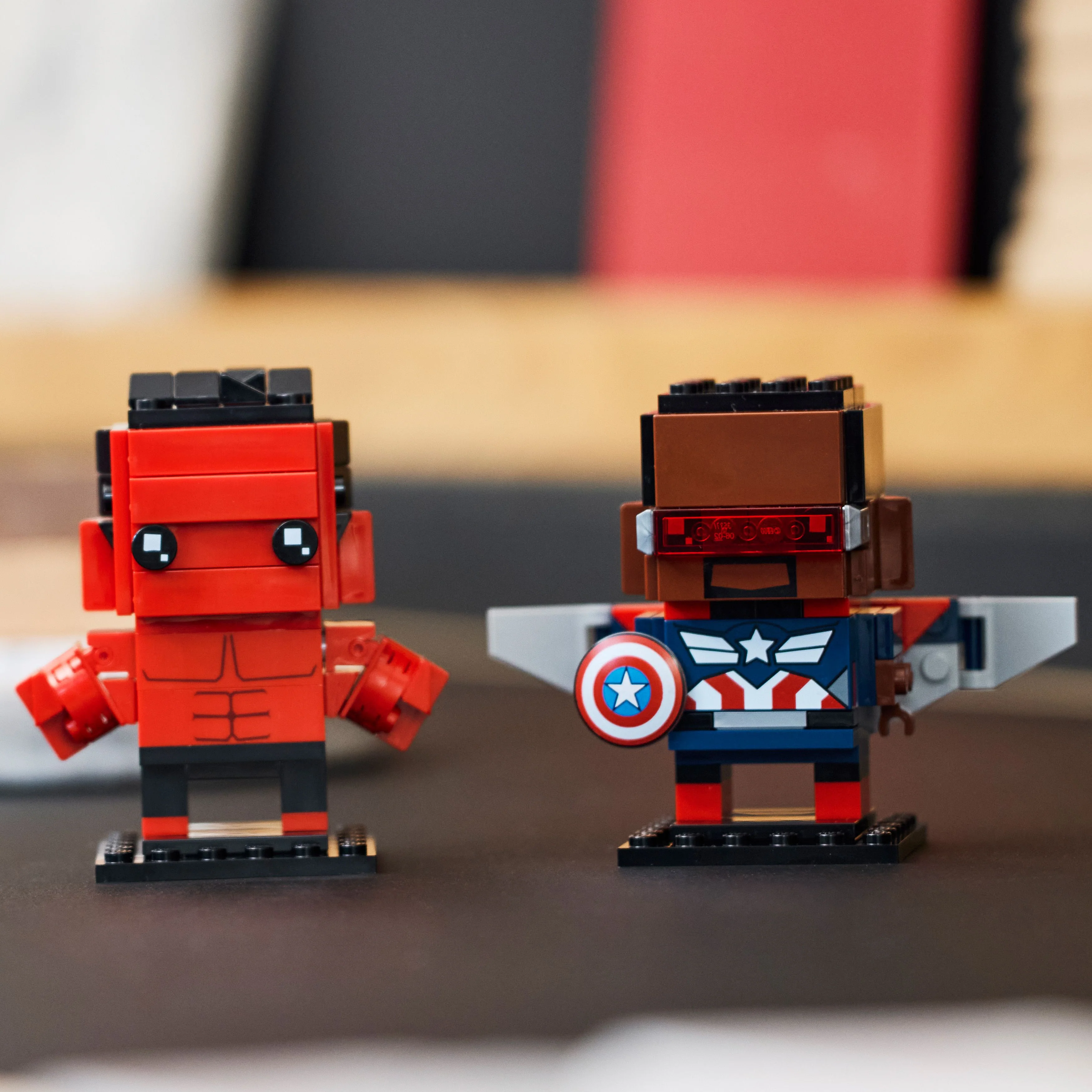 LEGO® BrickHeadz™ Captain America & Red Hulk Figures