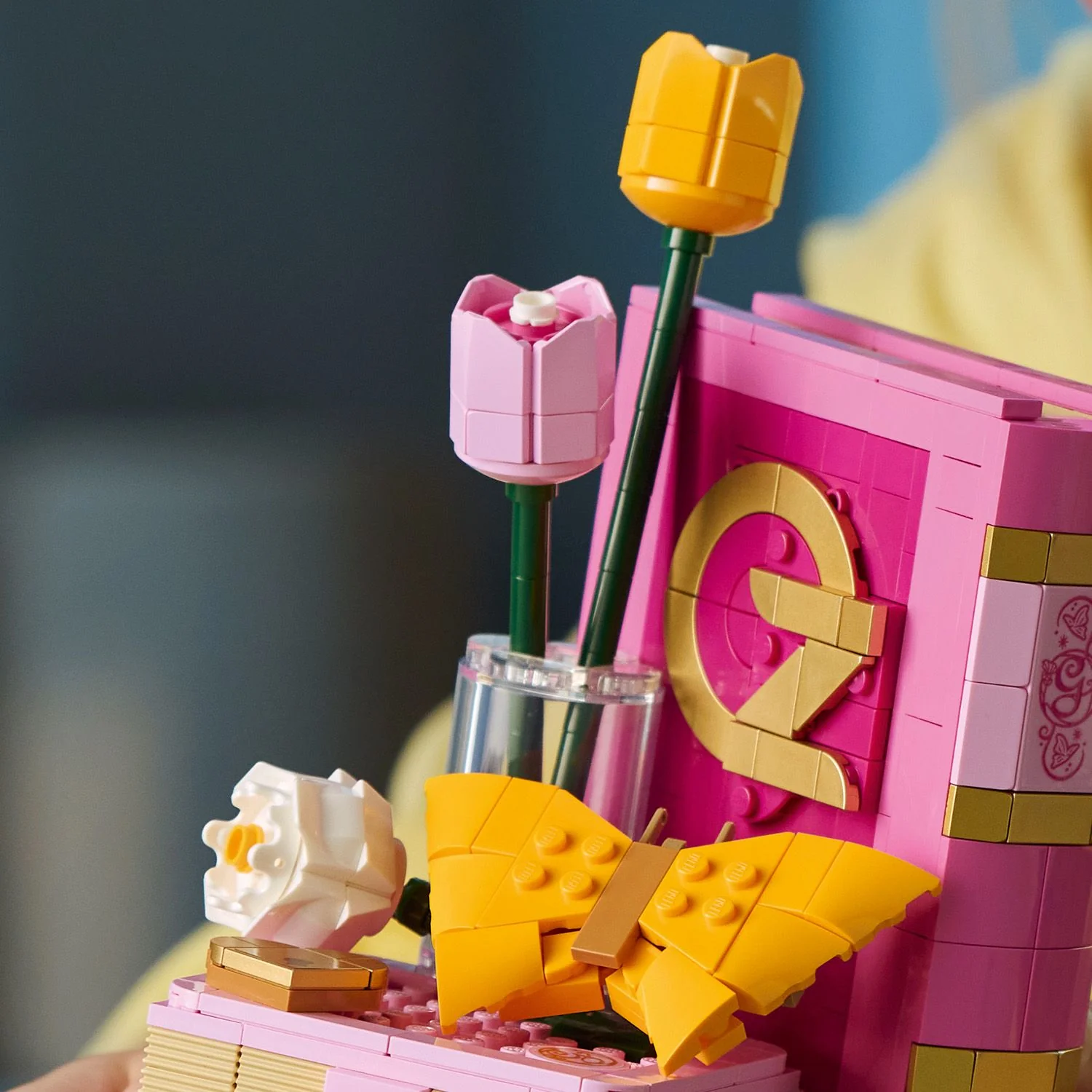 LEGO® Wicked Glinda & Elphaba Bookends