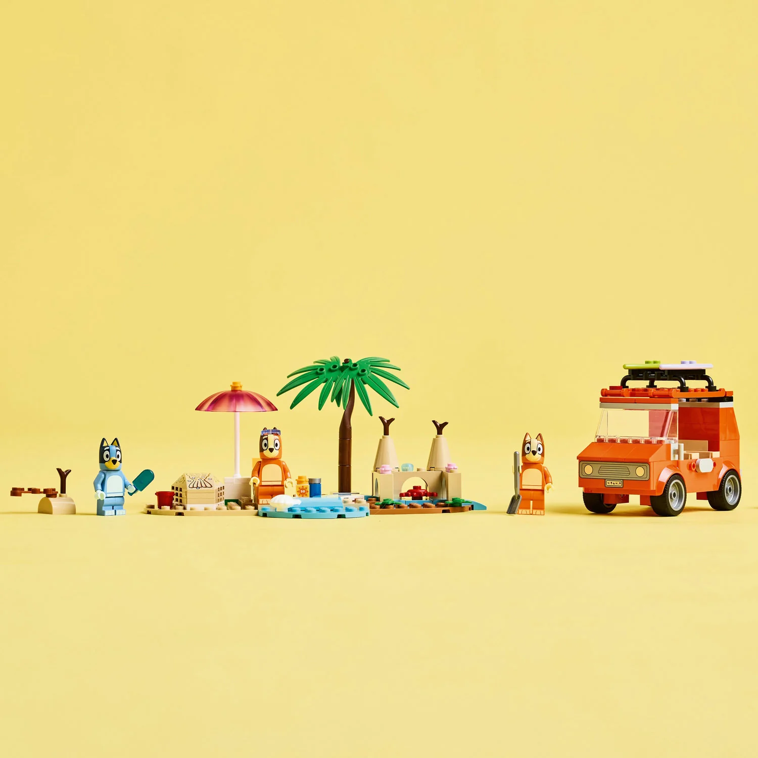 LEGO® Bluey: Bluey’s Beach & Family Car Trip