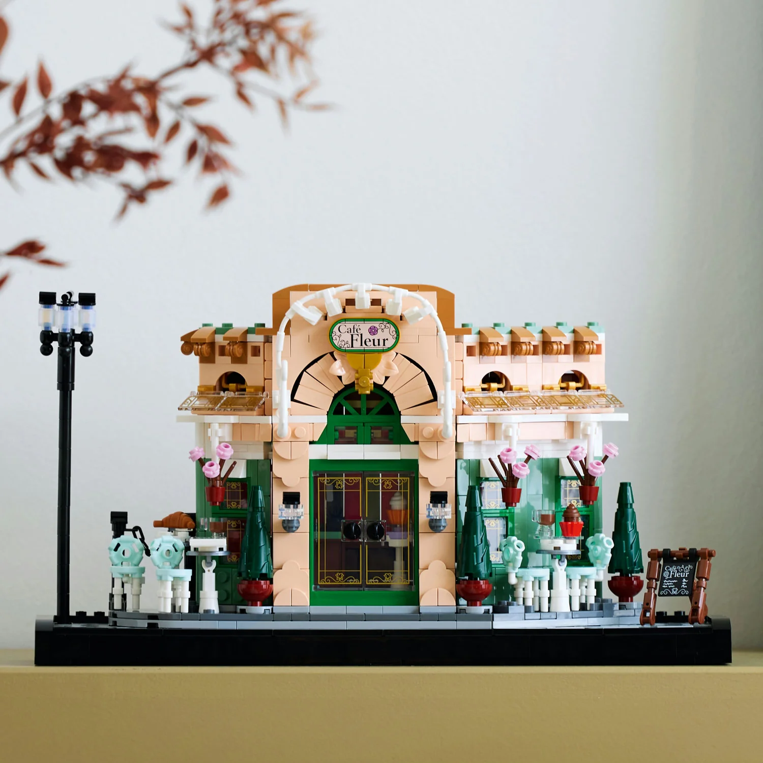 LEGO® ICONS™ French Café