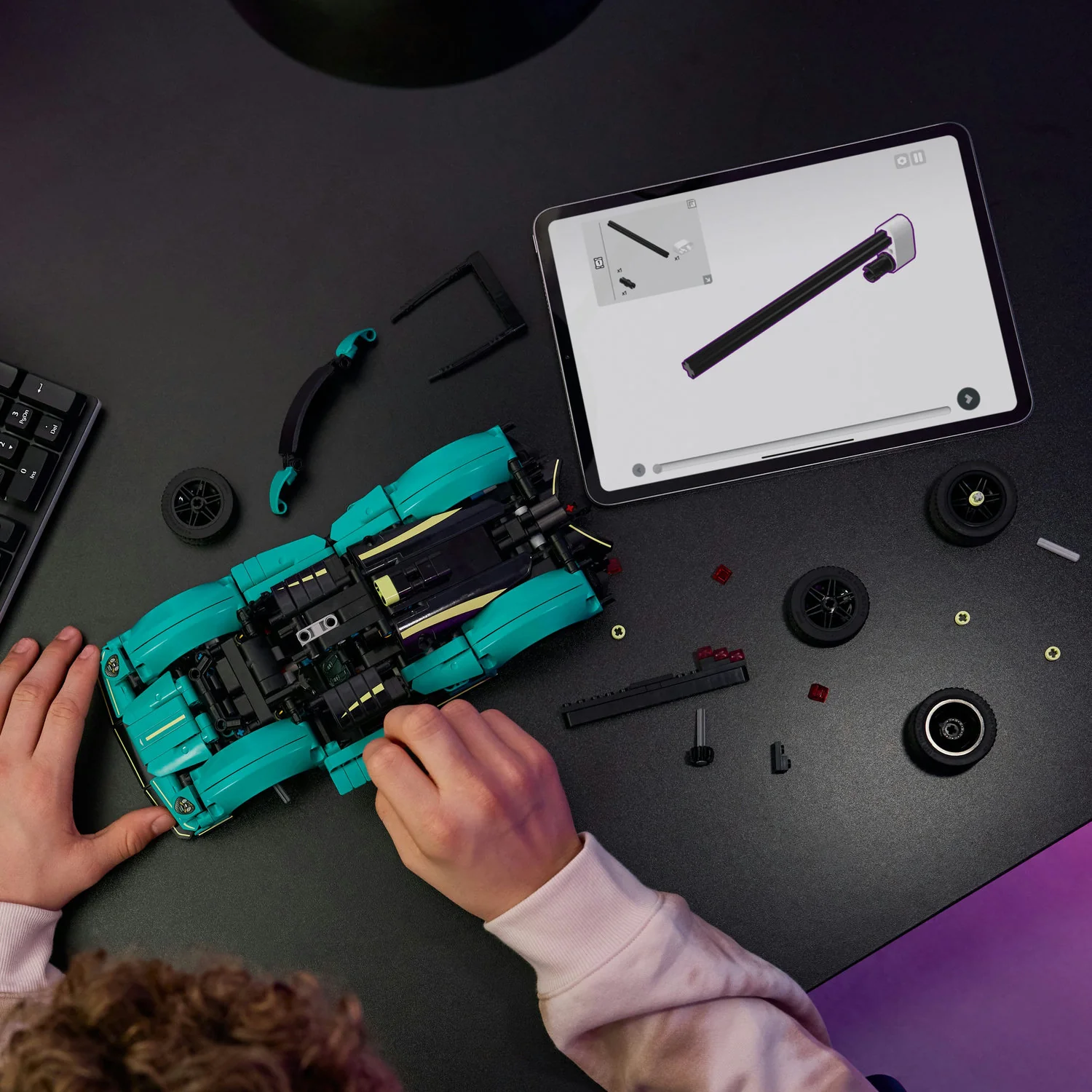 LEGO® Technic Aston Martin Valkyrie