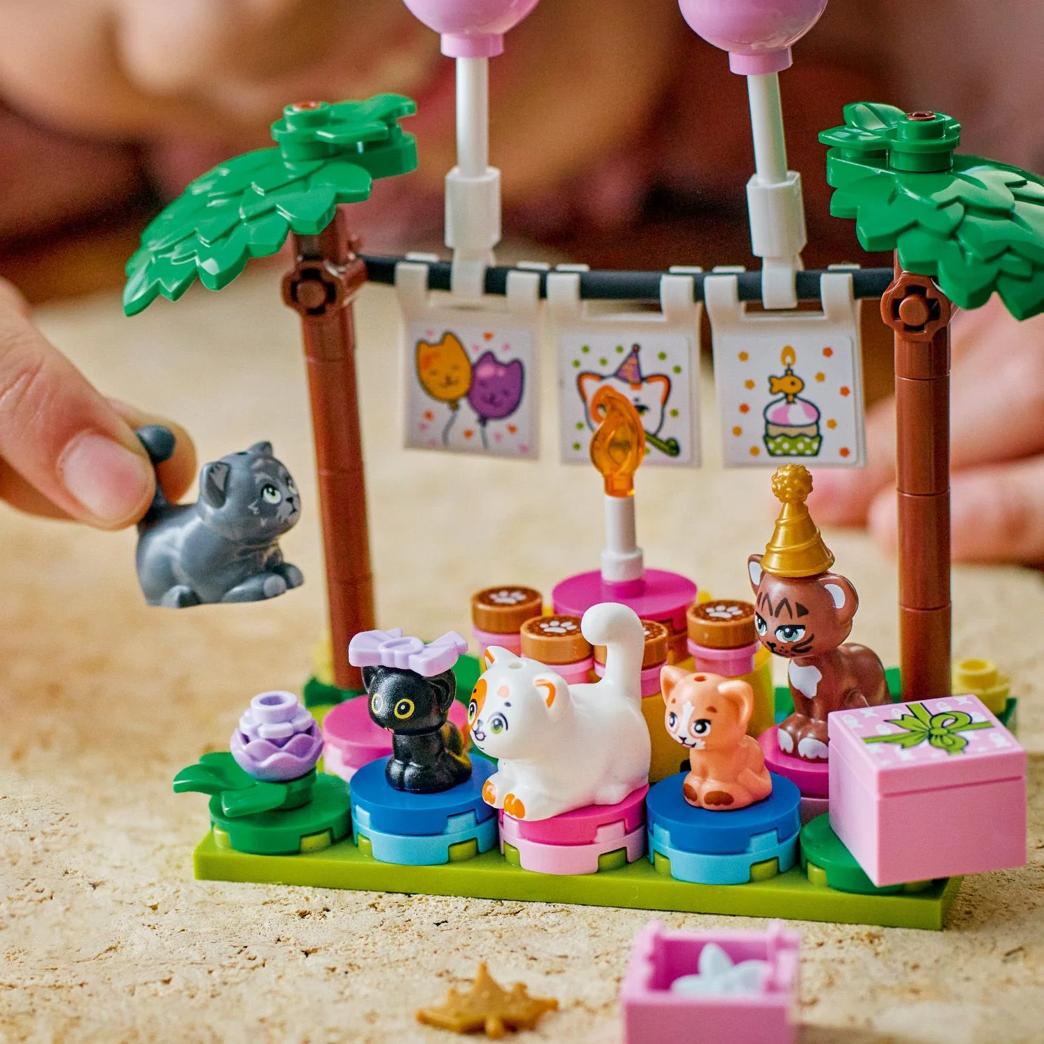LEGO® Friends™ Cat Birthday Party & Tree House