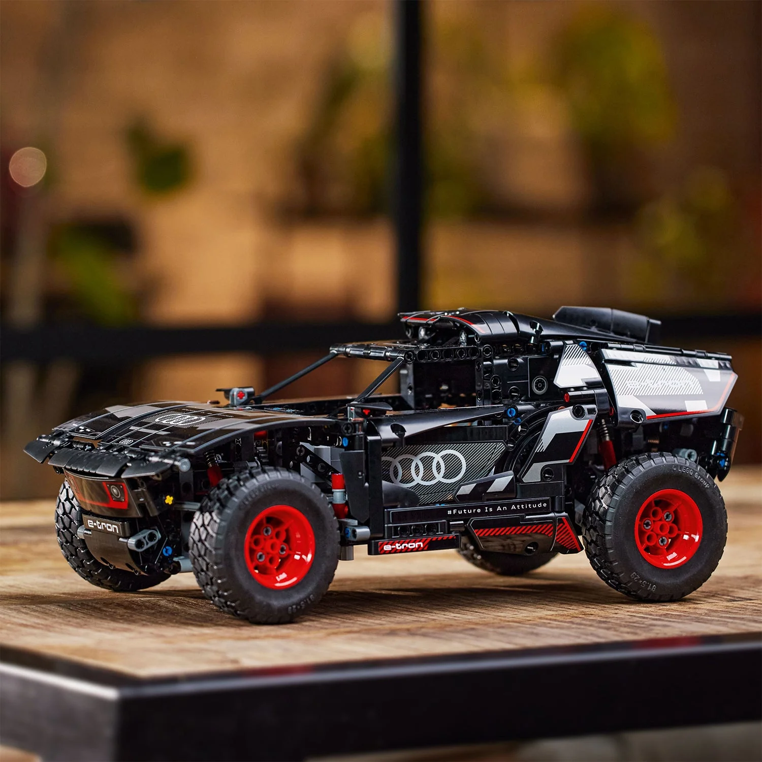 LEGO® TECHNIC™ Audi RS Q e-tron