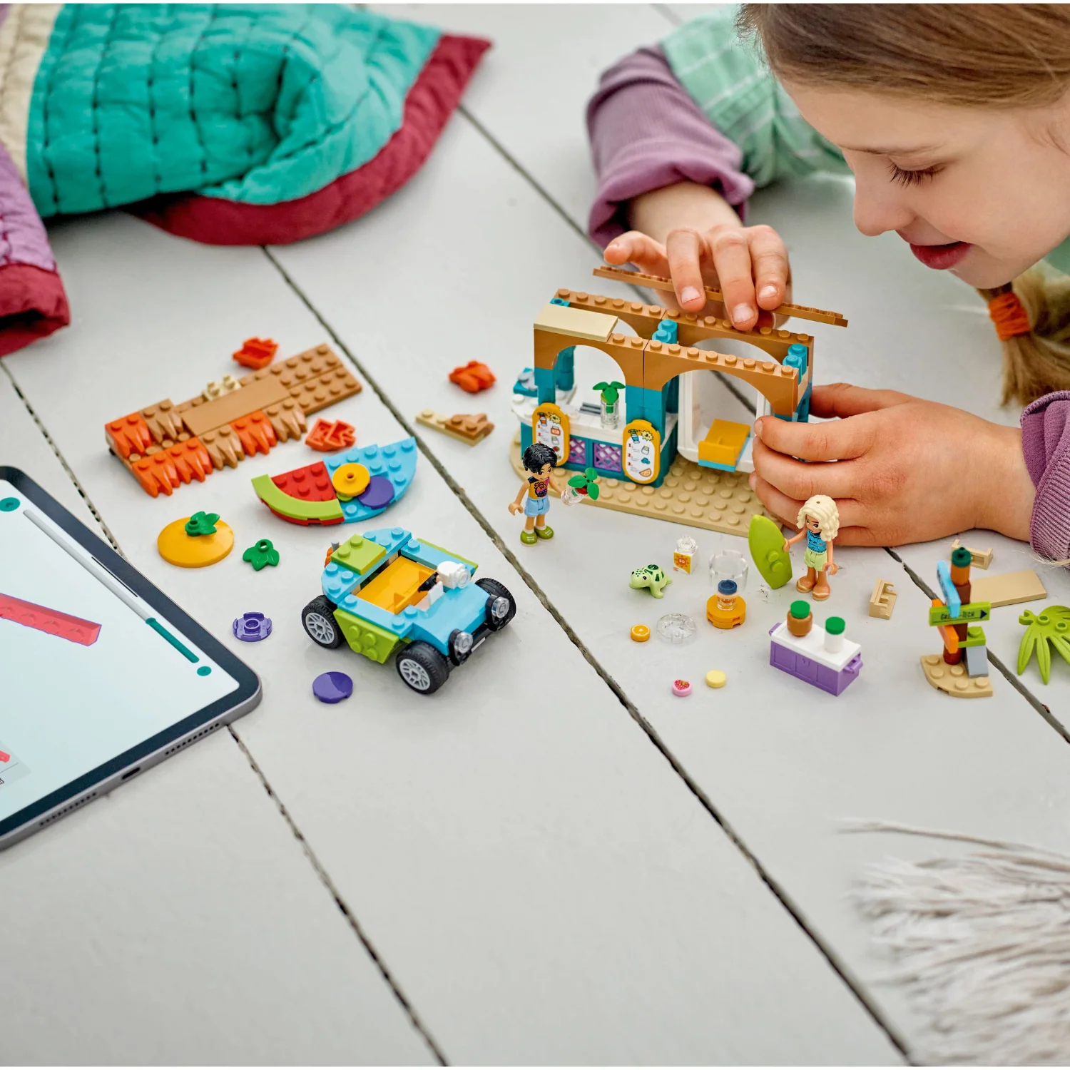 LEGO® Friends™ Beach Smoothie Stand